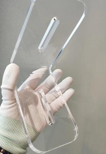 L type Acrylic Connectors for Padel Courts L type Acrylic Connectors for Padel Courts